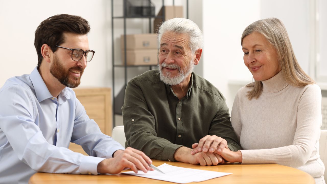 Dedicated Advisor Connect with an Advisor - Retirement Ease Guide